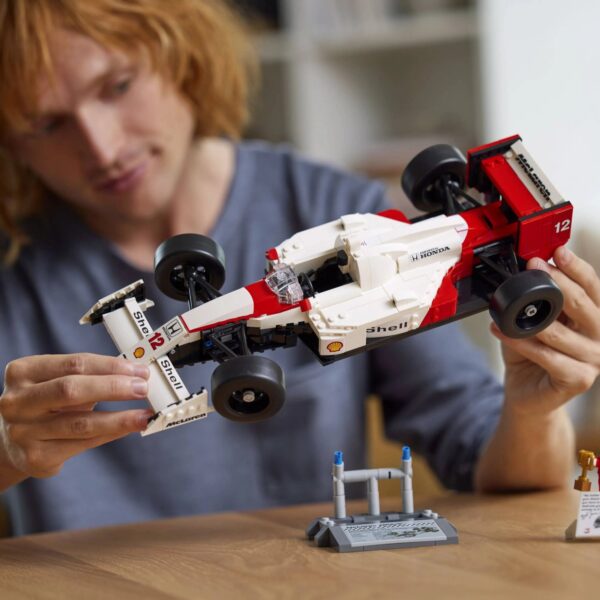 LEGO Set Icons 10330 McLaren MP4/4 e Ayrton Senna 693 peças - Imagem 6
